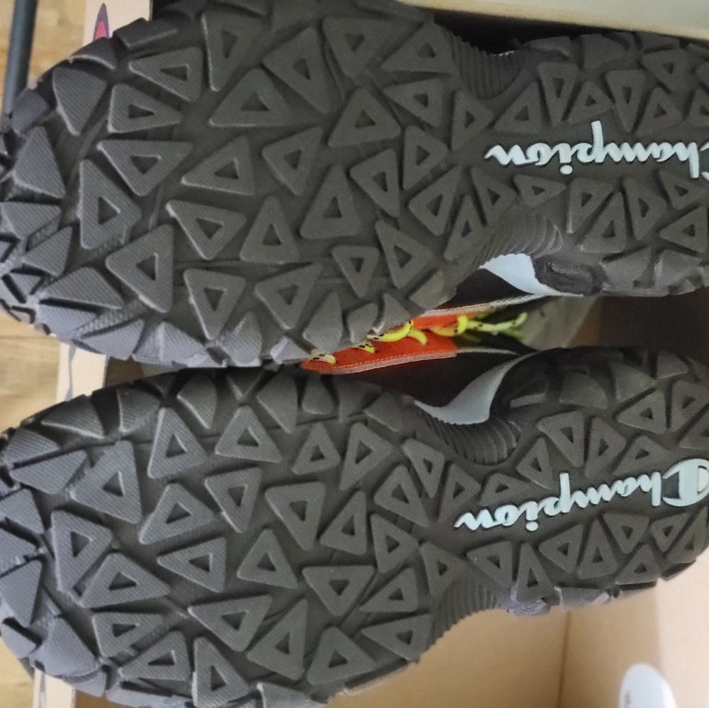 Champion. .Size 12 Mens. Multicolor - Picture 8 of 11